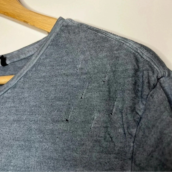 ☀️GUESS Graphic Oversized Distressed Funny Tshirt - Picture 4 of 8